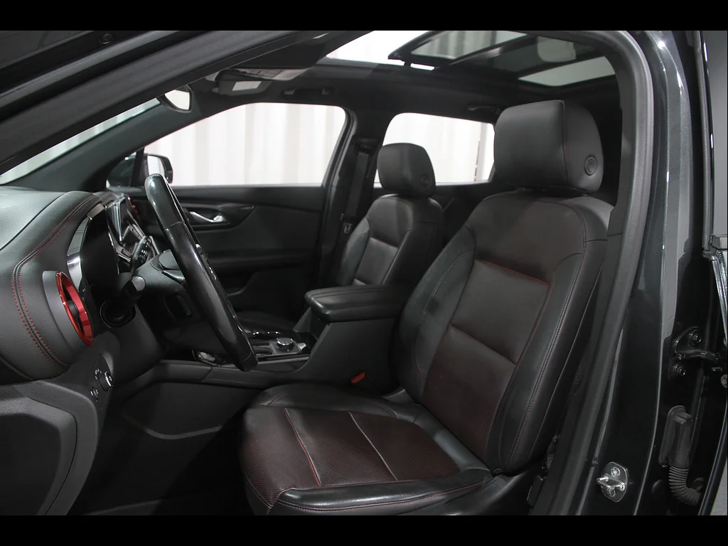 Used 2020 Nightfall Gray Metallic Chevrolet RS image 5