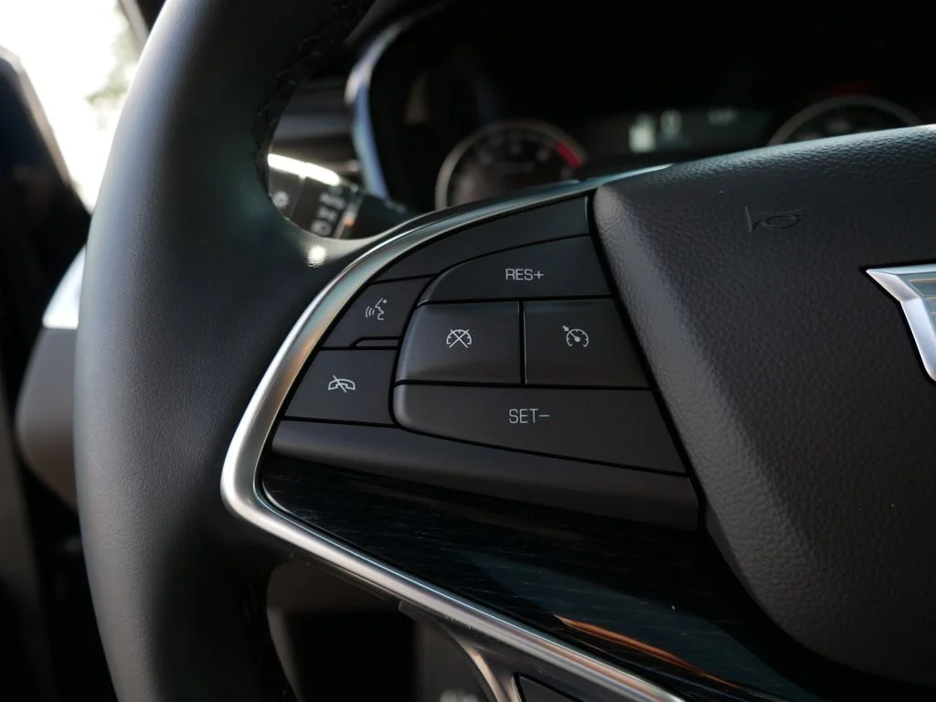 Used 2025 Green Cadillac Premium Luxury image 18