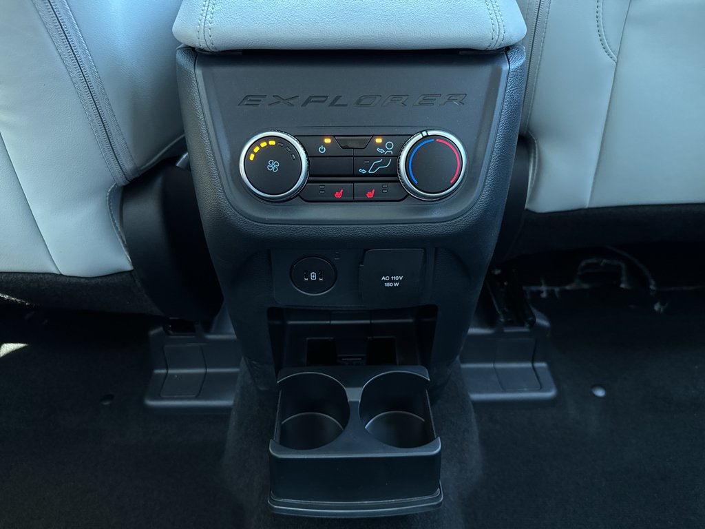 New 2026 Star White Metallic Tri-Coat Ford Platinum image 23