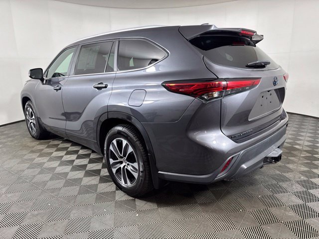 Used 2023 Gray Toyota XLE image 6
