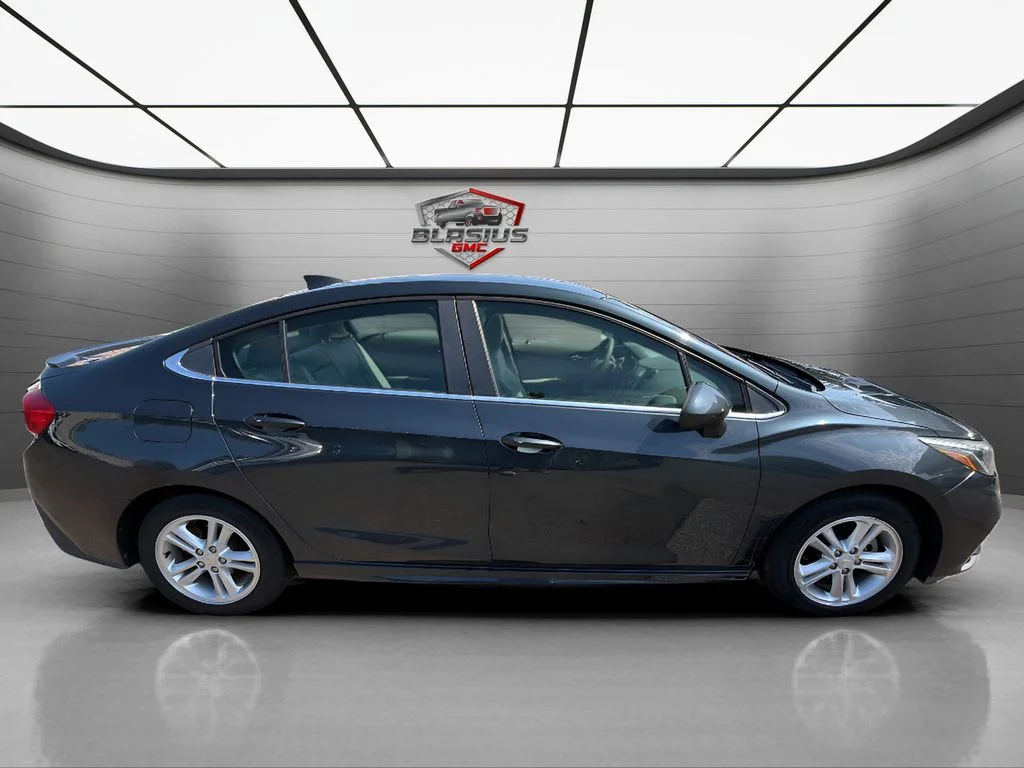 Used 2017 Gray Chevrolet LT image 6