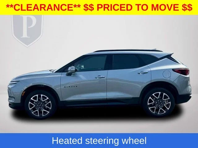 Used 2025 Gray Chevrolet RS image 11