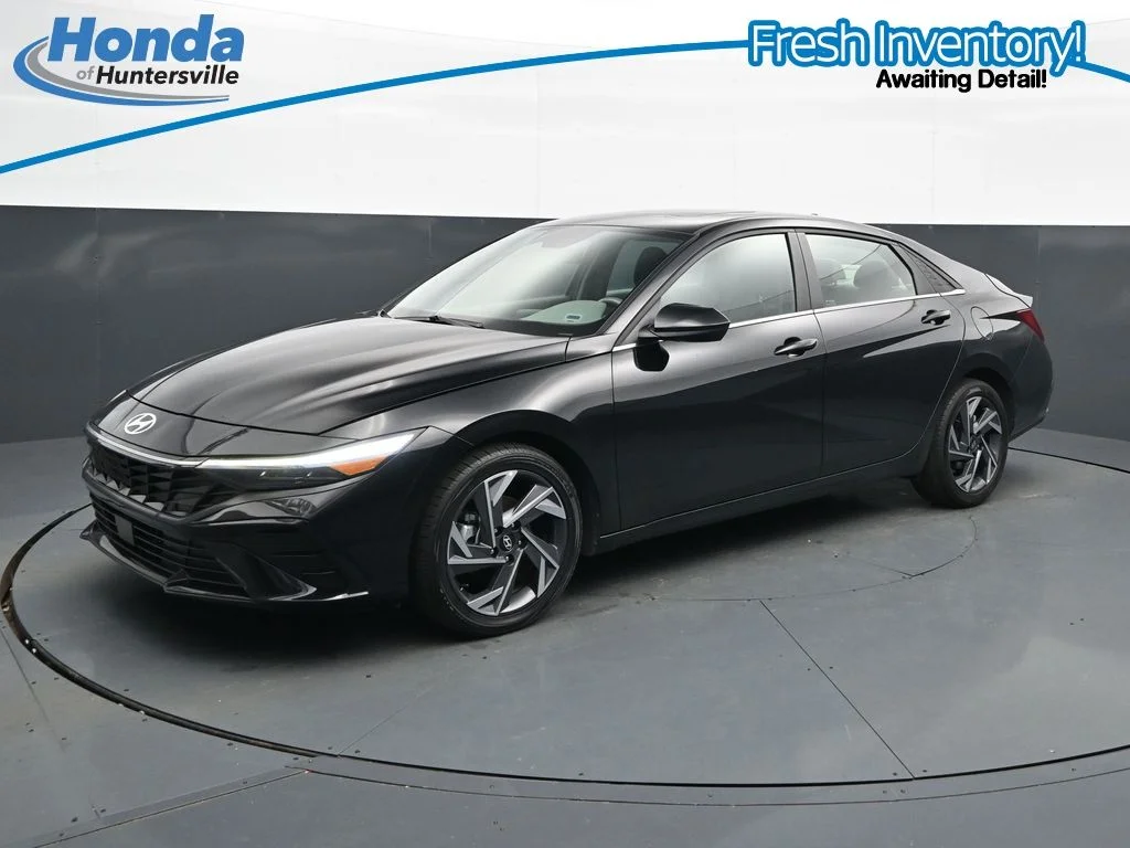 Used 2025 Abyss Black Hyundai SEL Convenience image 4