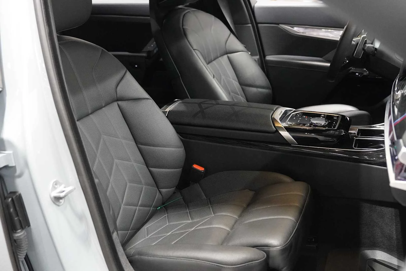 Certified Used 2025 Brooklyn Grey Metallic BMW 740i image 25