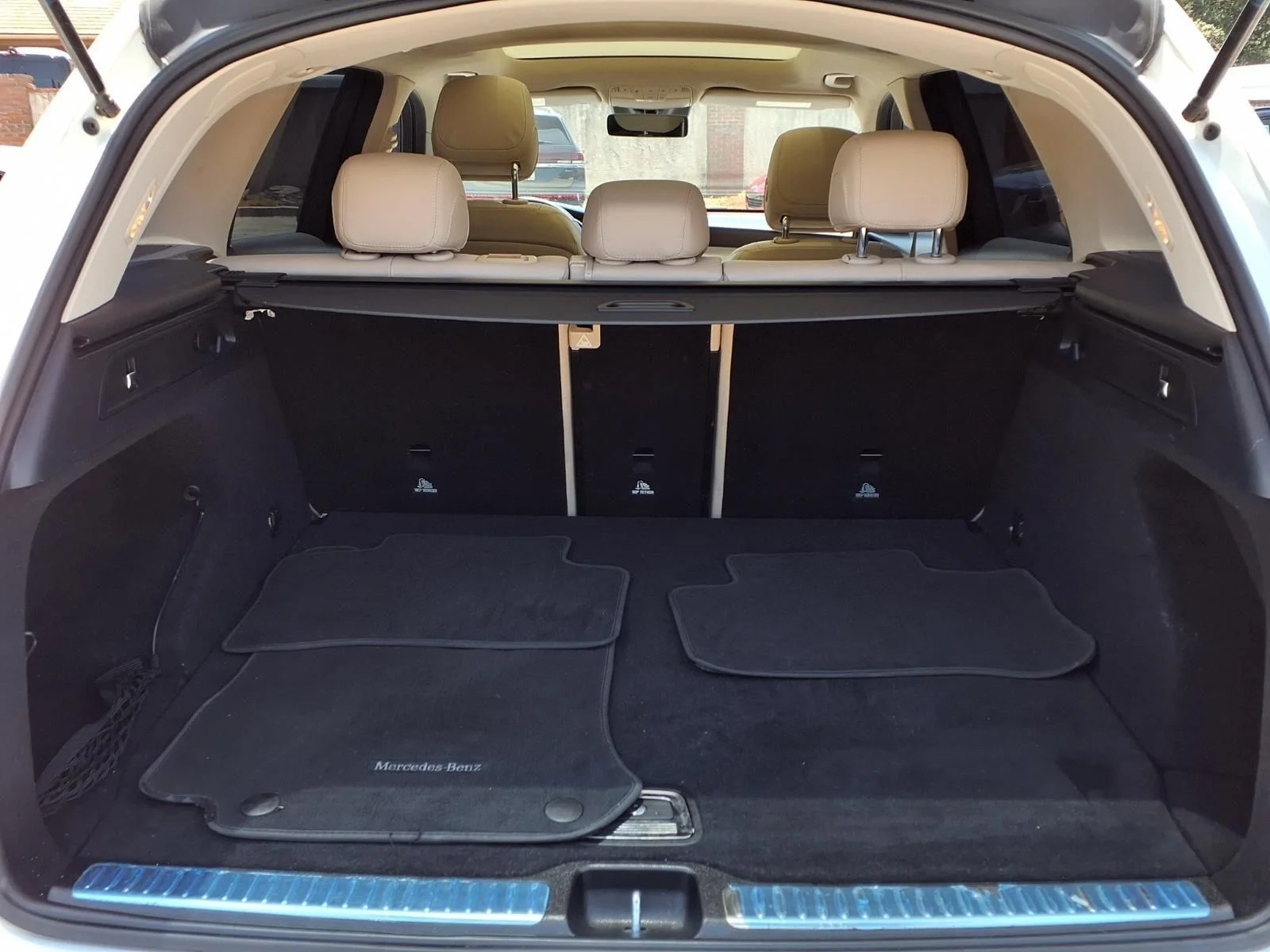 Used 2022 White Mercedes-Benz GLC 300 image 6