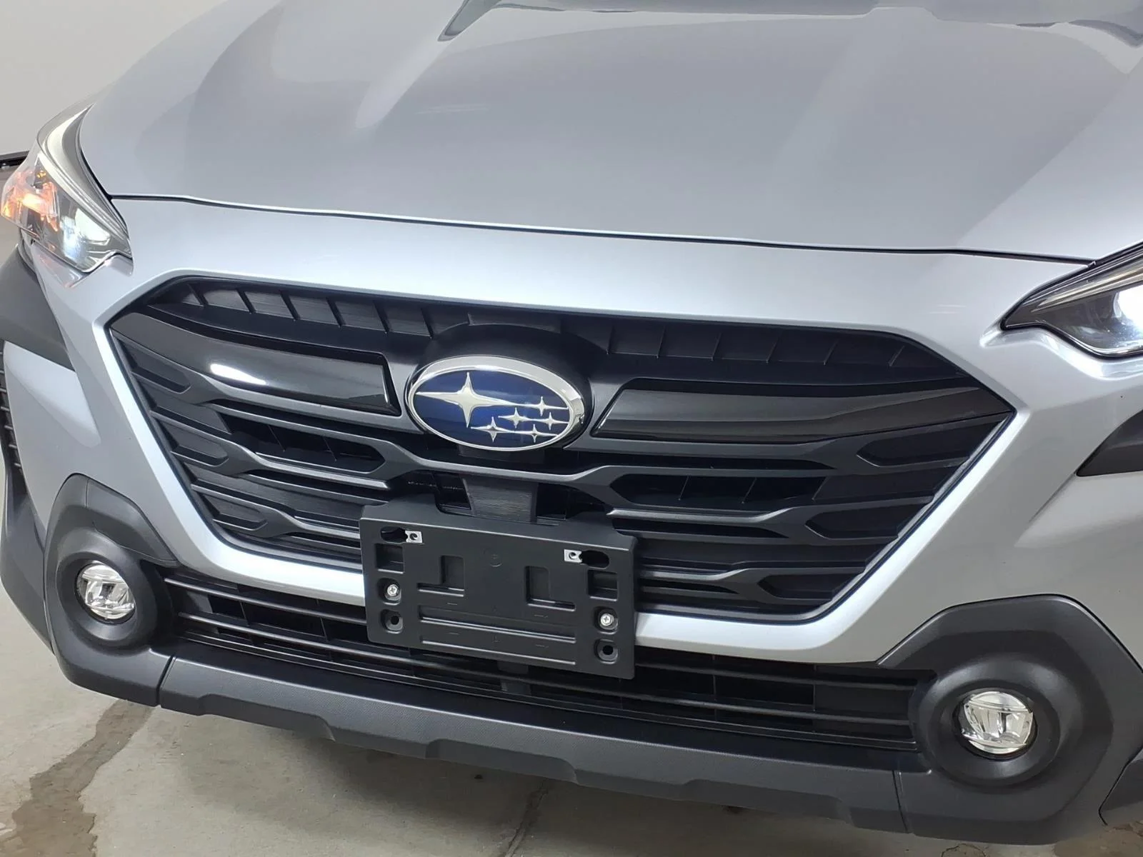 Certified Used 2025 Ice Silver Metallic Subaru Onyx Edition image 17