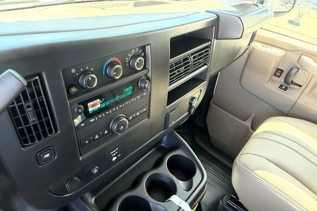 New 2026 Summit White GMC Work Van image 16