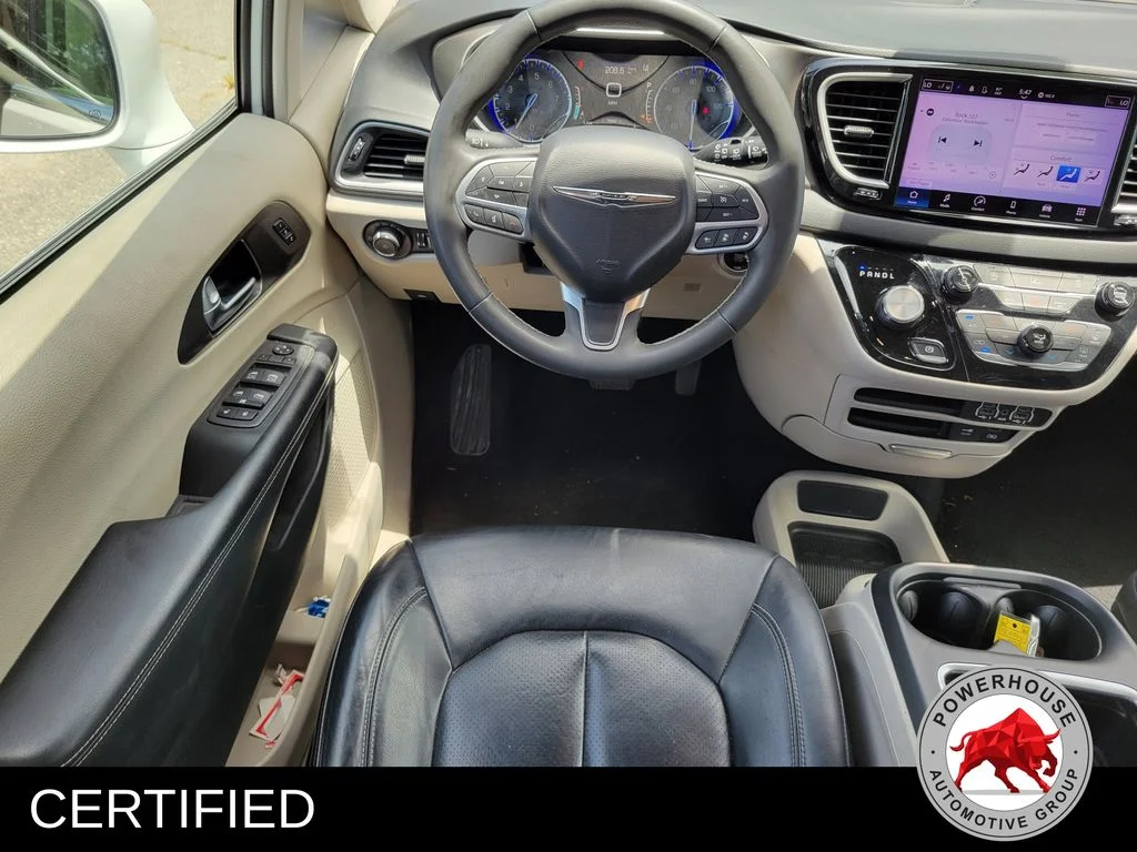 Used 2022 White Chrysler Touring L image 19