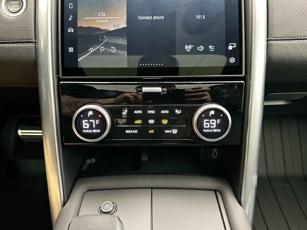 New 2026 Santorini Black Metallic Land Rover Gemini Edition image 13