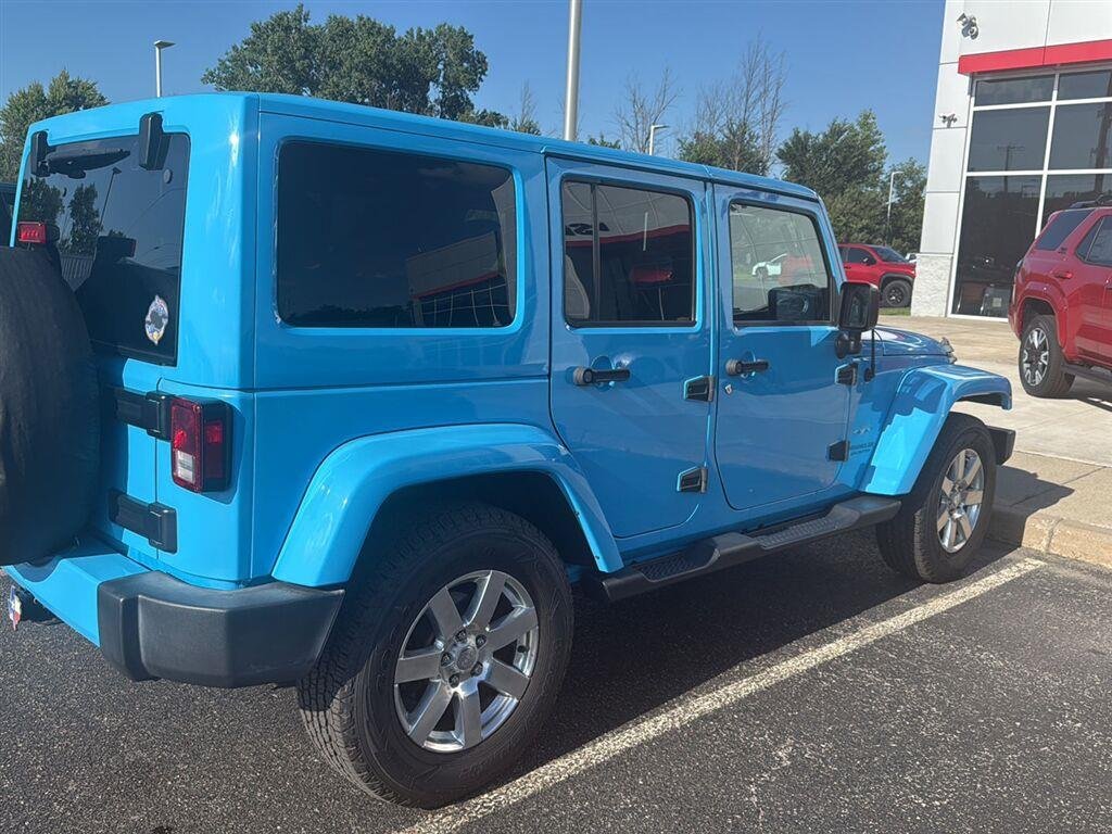 Used 2017 Chief Clearcoat Jeep Sahara image 2