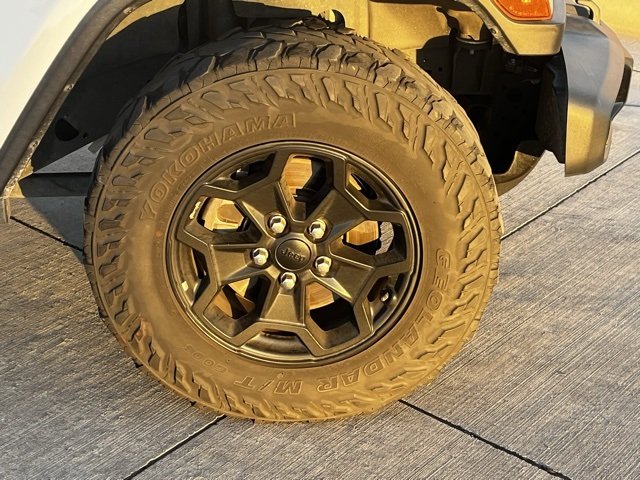 2021 Jeep Gladiator Willys photo 4