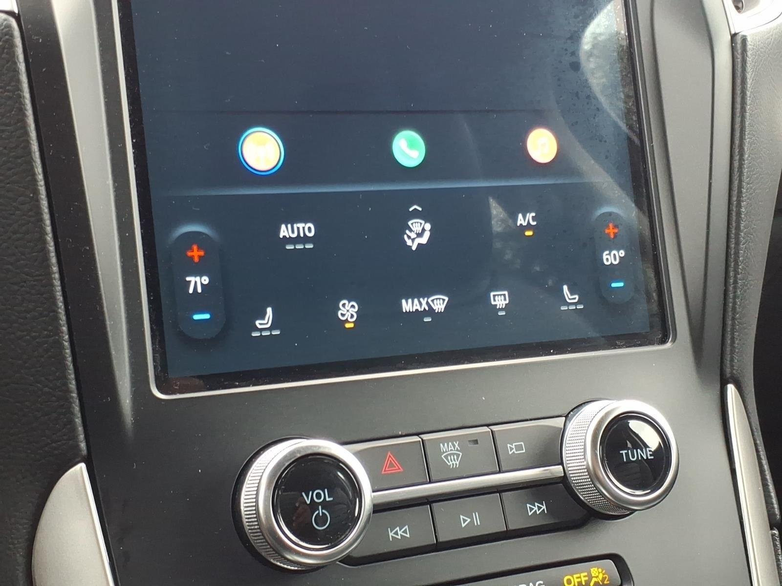 Used 2024  Ford SEL image 23