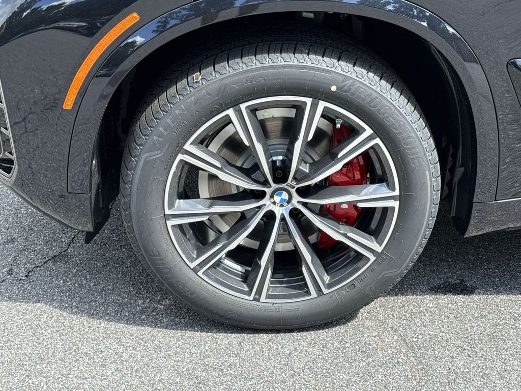 New 2026 Black BMW M60i image 10