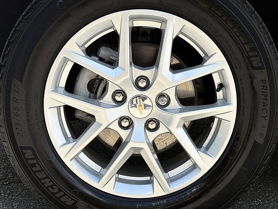 Used 2024 Sterling Gray Metallic Chevrolet LT image 8