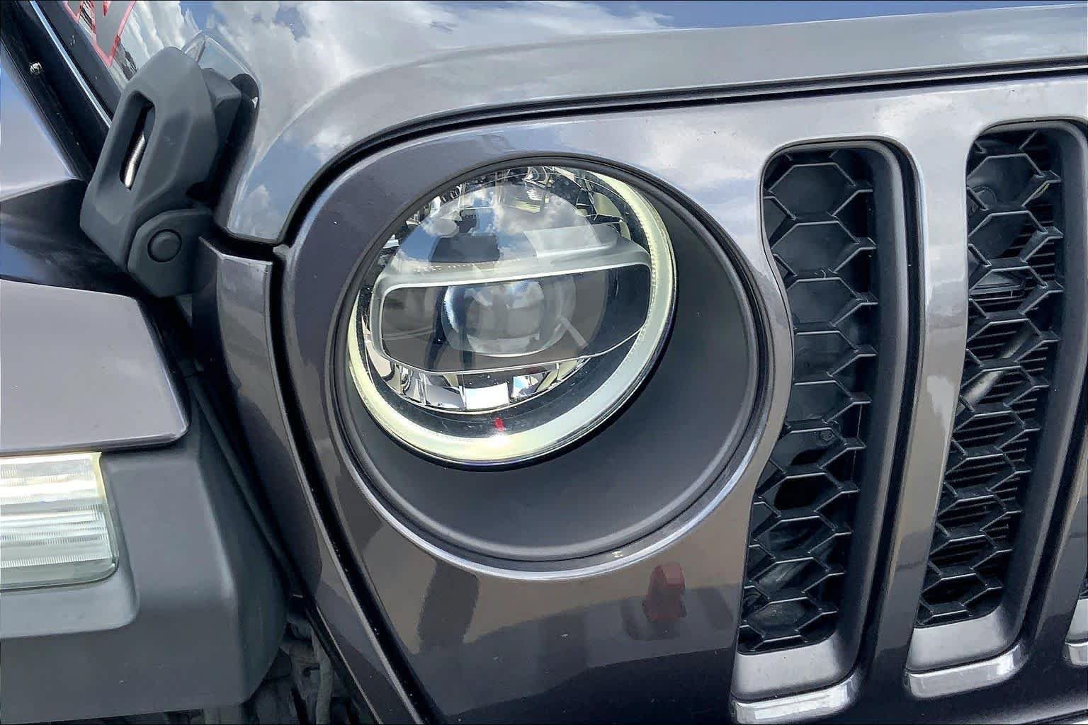 Used 2021 Granite Crystal Metallic Clearcoat Jeep Rubicon image 26
