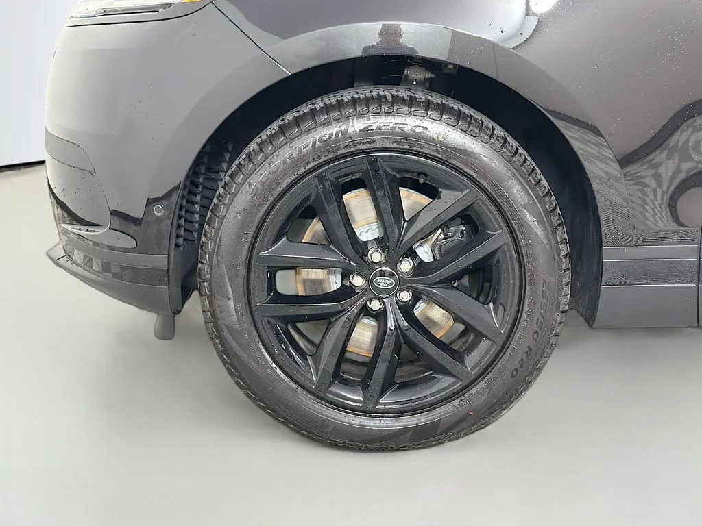 New 2026 Santorini Black Land Rover S image 33