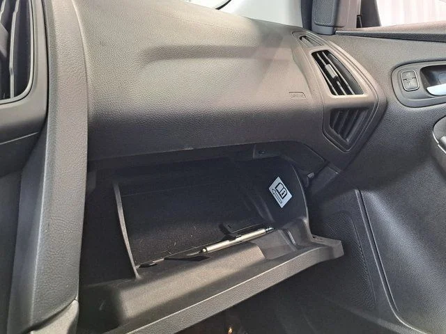 Used 2016 Silver Ford SE image 17