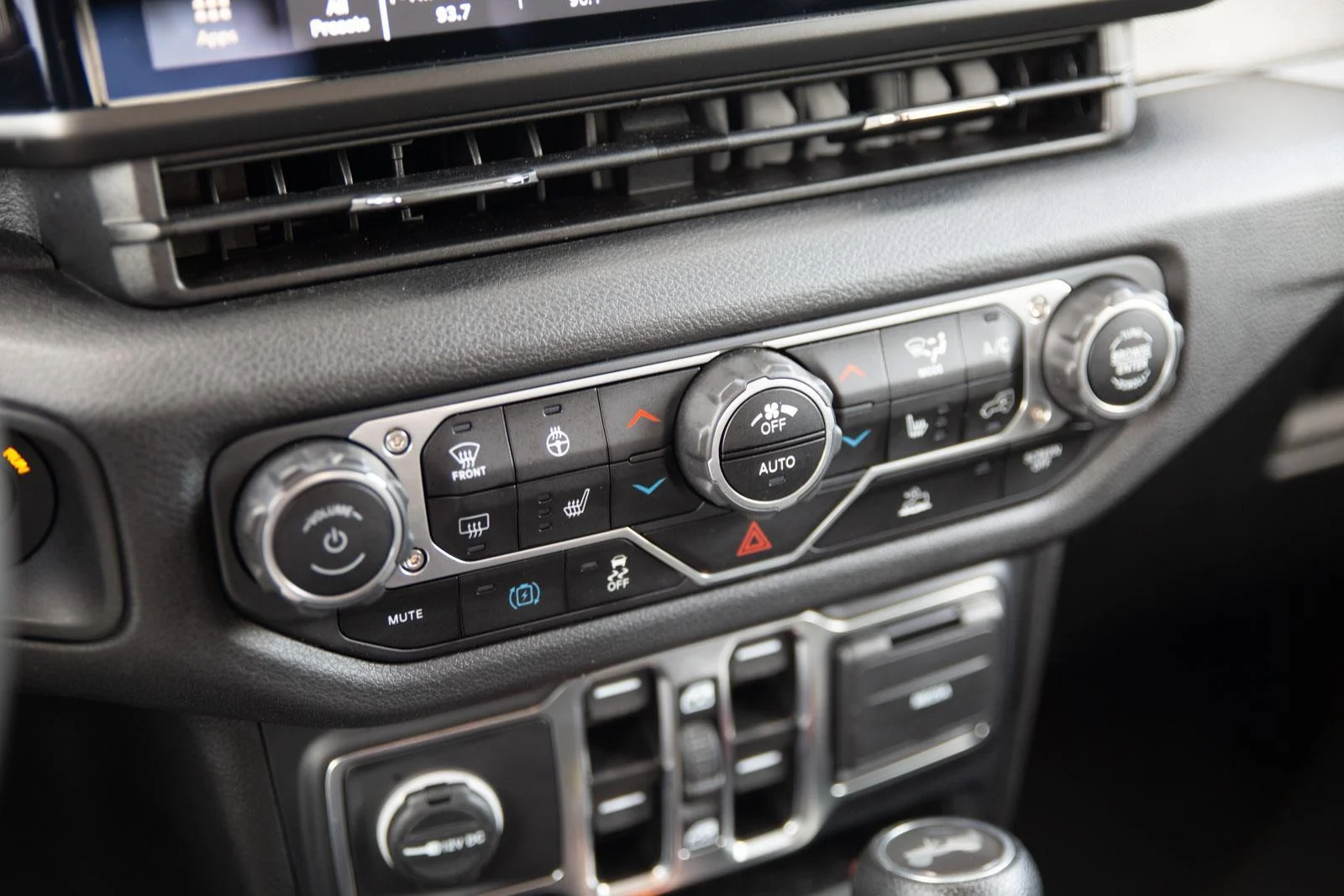 Used 2024 Black Clearcoat Jeep Sport S image 14