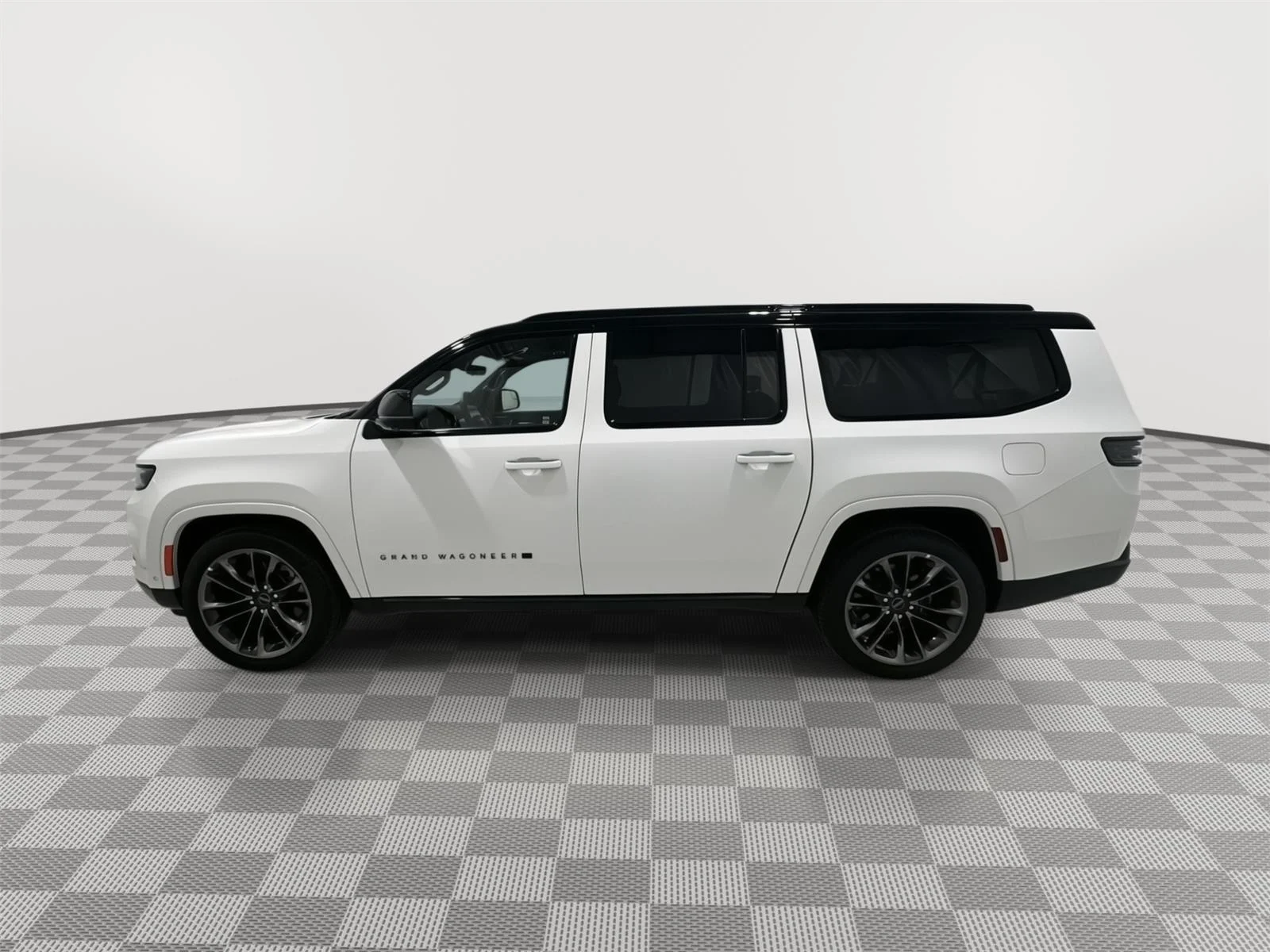 Used 2024 White Jeep Series II image 2