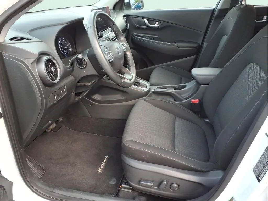 Used 2023 White Hyundai SEL image 14