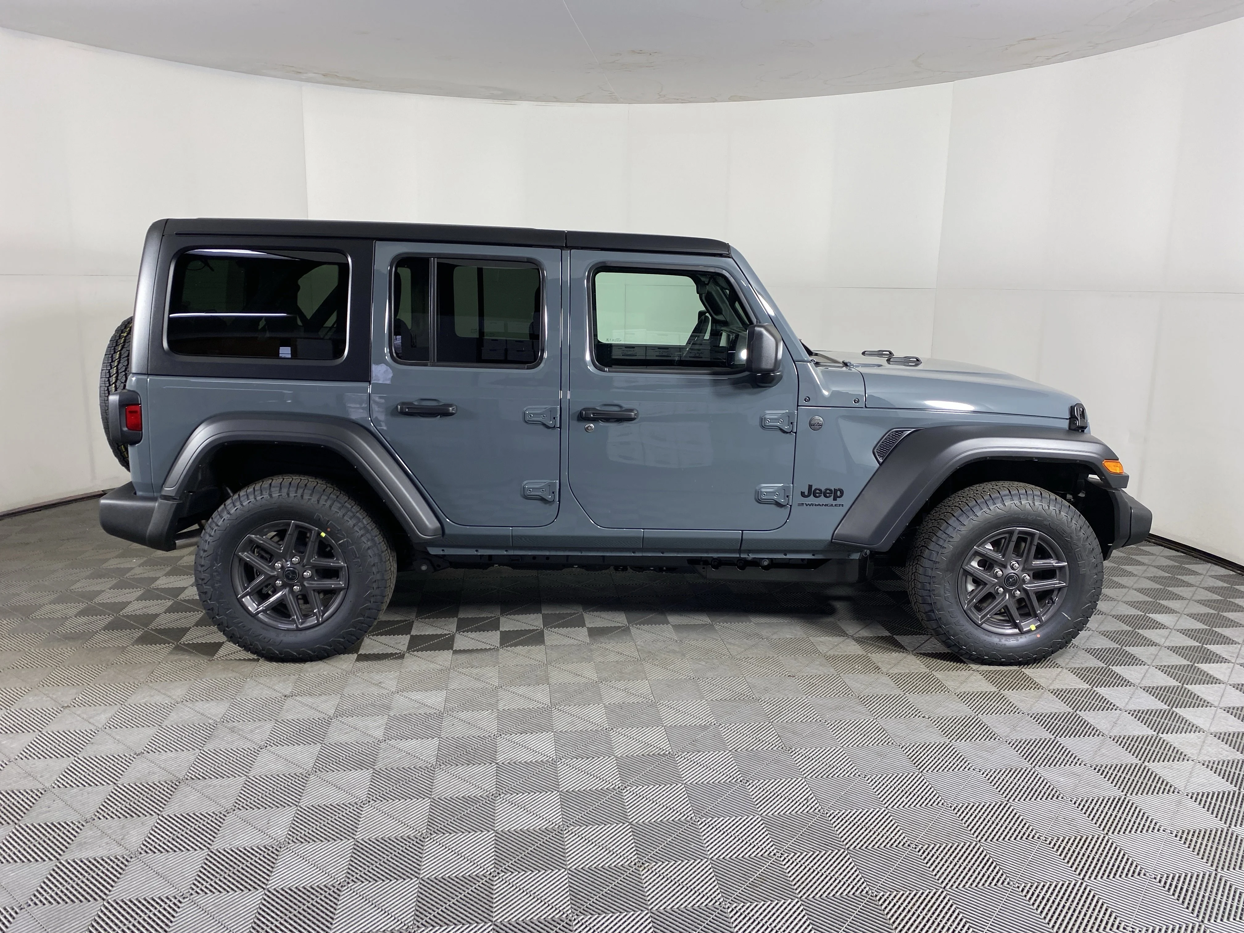 New 2026 Anvil Clear-Coat Exterior Paint Jeep Sport S image 5
