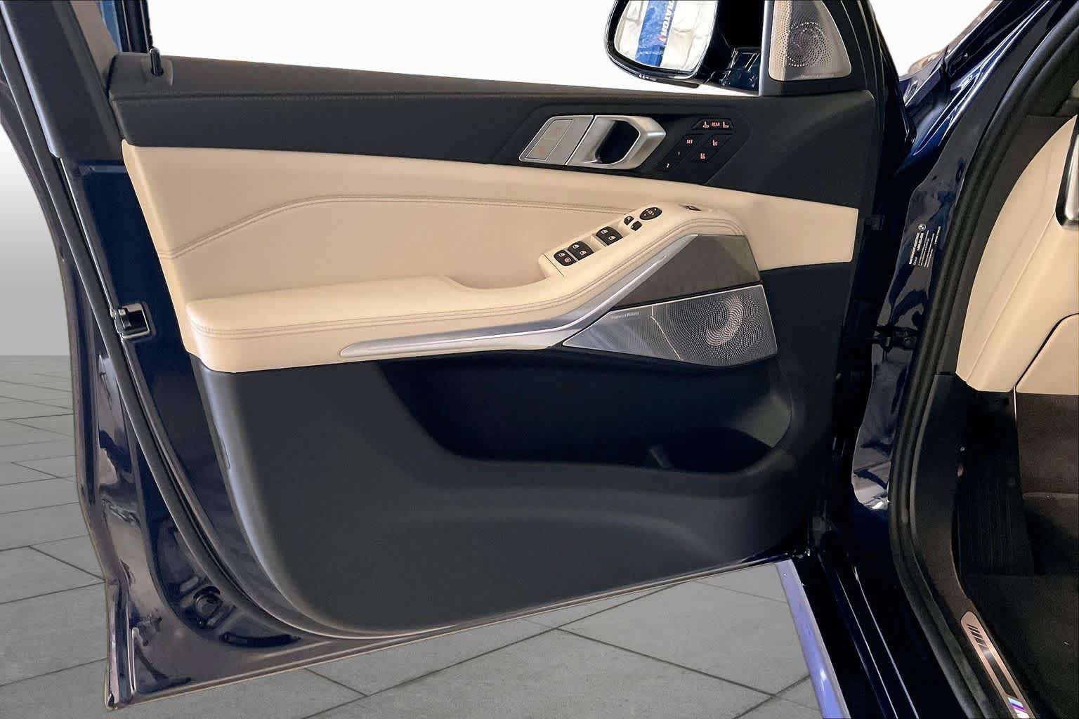 New 2027 Tanzanite Blue II Metallic BMW xDrive40i image 10
