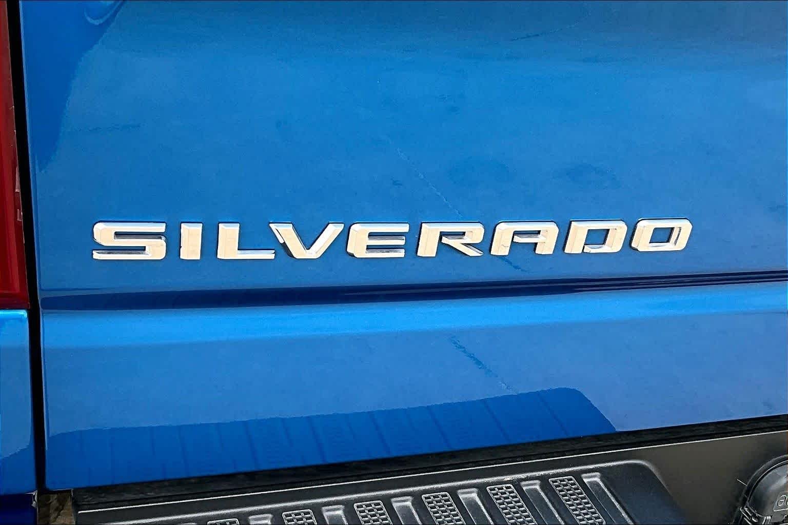 Used 2023 Glacier Blue Metallic Chevrolet RST image 29