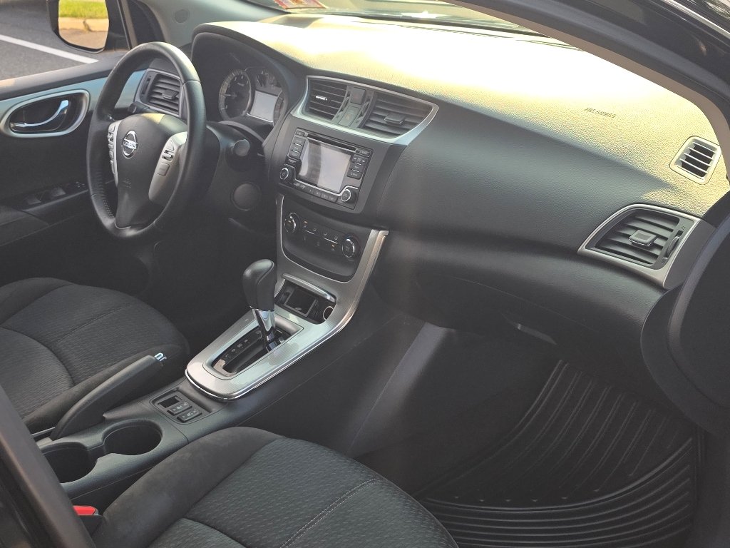 Used 2015 Super Black Nissan SR image 21