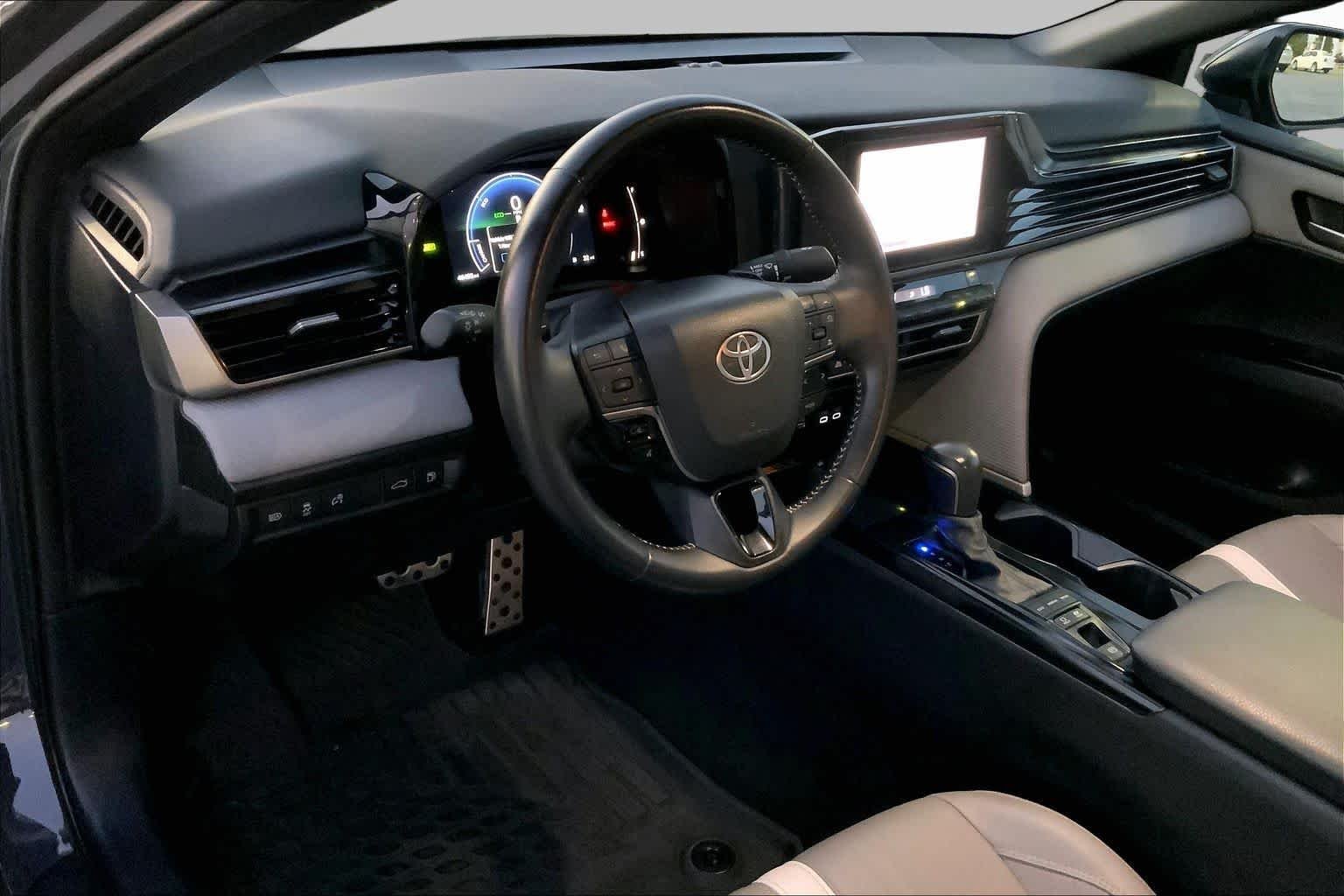 Used 2025 Underground Toyota SE image 15