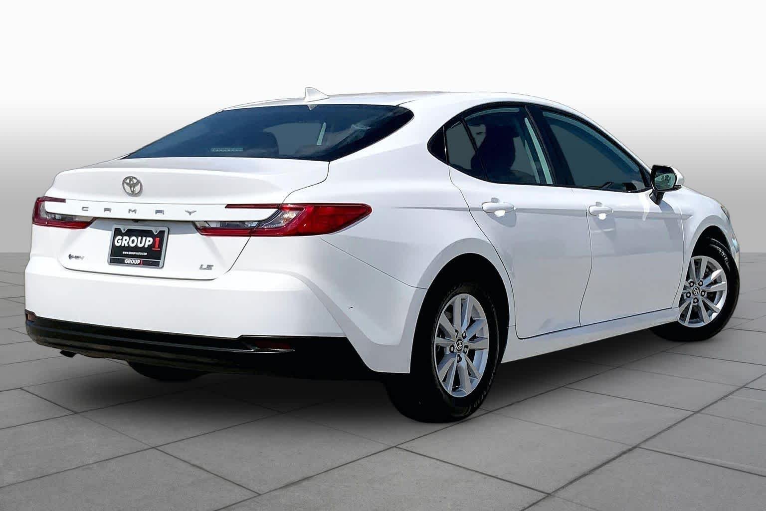 Used 2025 Ice Cap Toyota LE image 13