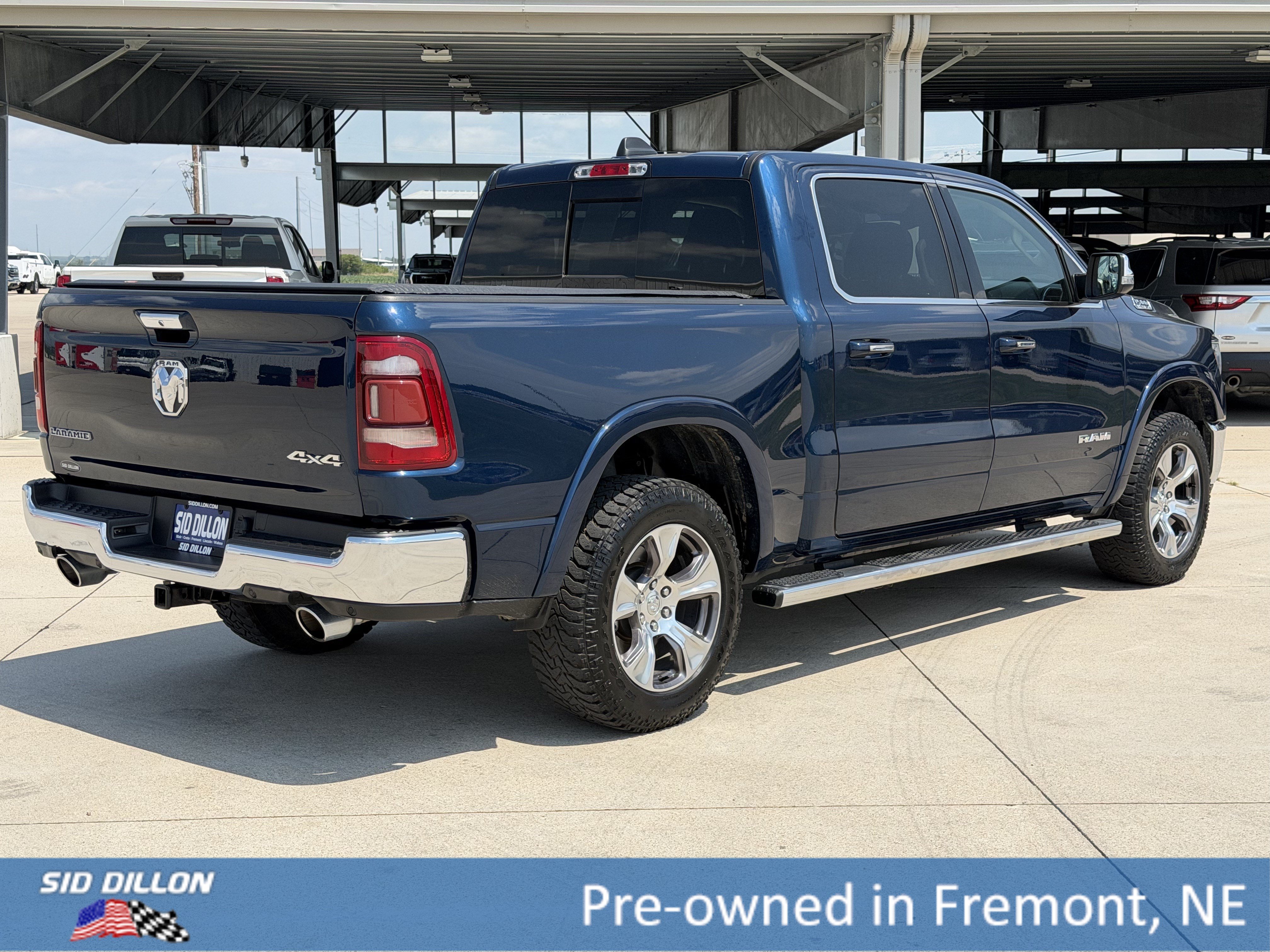 Used 2022 Patriot Blue Pearlcoat Ram Laramie image 12
