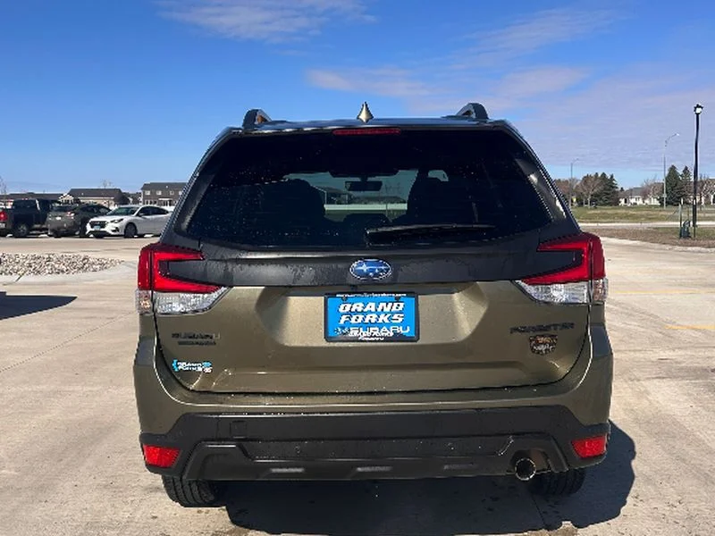 Used 2022 Autumn Green Metallic Subaru Wilderness image 6