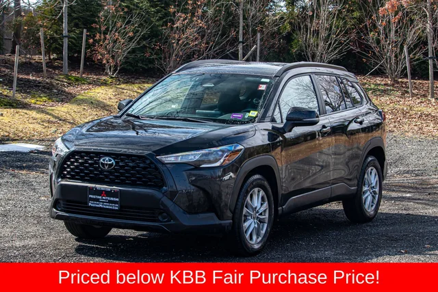 2024 Toyota Corolla Cross LE