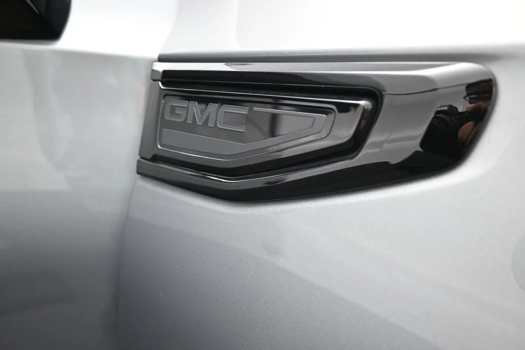 Used 2023 Silver GMC AT4 image 23