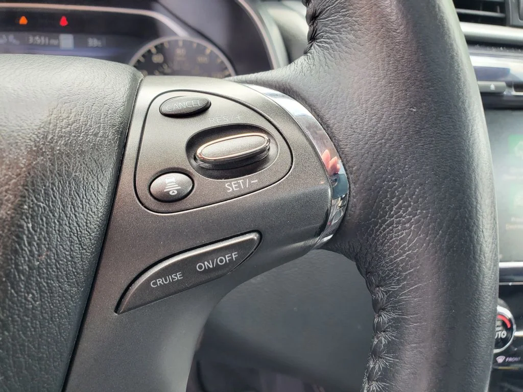 Used 2020 Black Nissan SL image 10