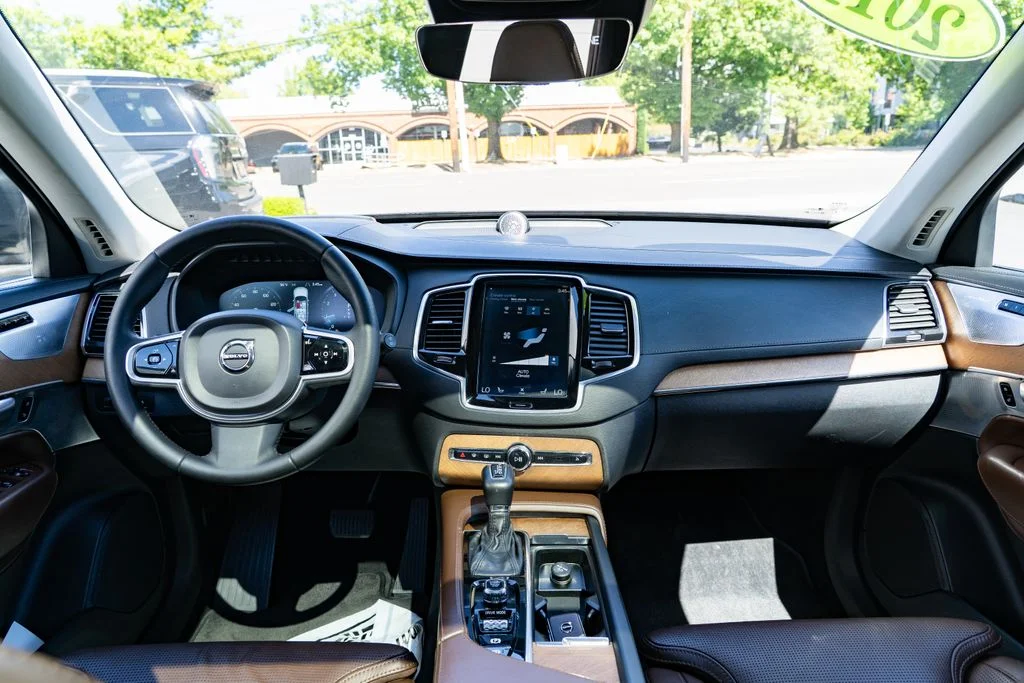 Used 2019 Black Volvo T6 Inscription image 10