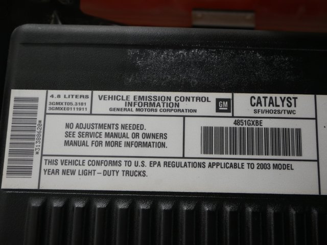 Used 2003 Pewter Metallic GMC  image 27