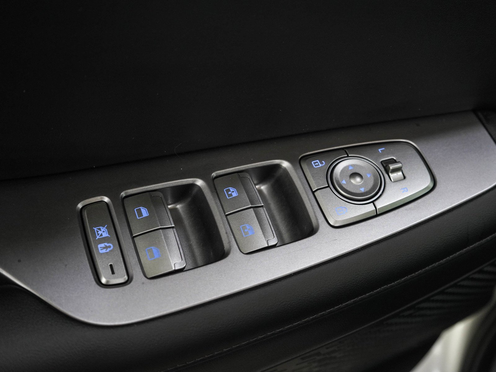 2025 Hyundai Palisade Limited - Photo 24