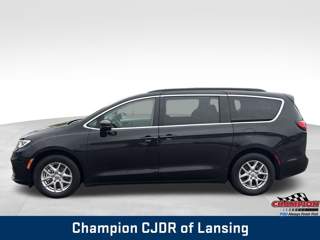 Used 2022 Black Chrysler Touring L image 4