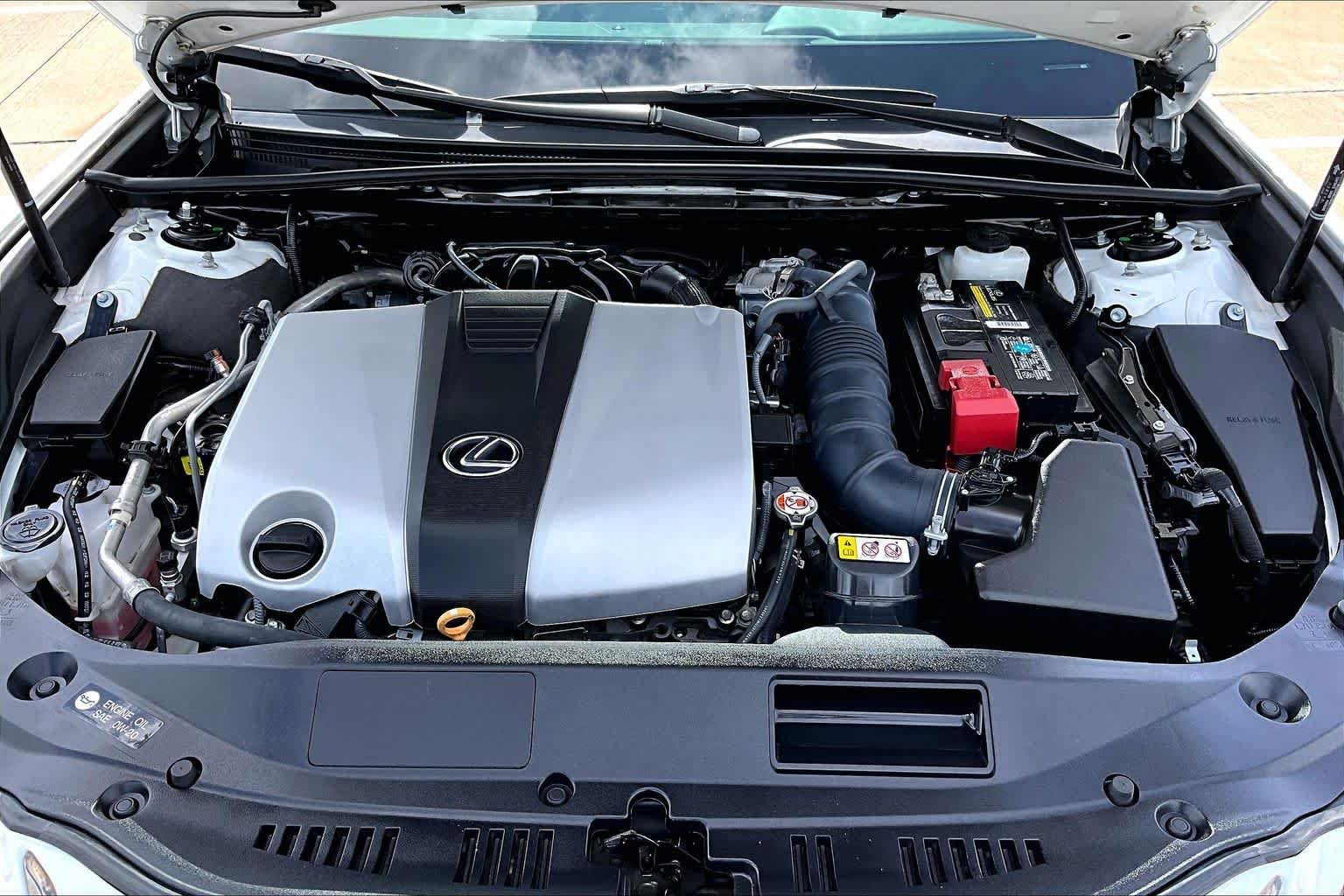 Used 2024 Ultra White Lexus F SPORT Handling image 30