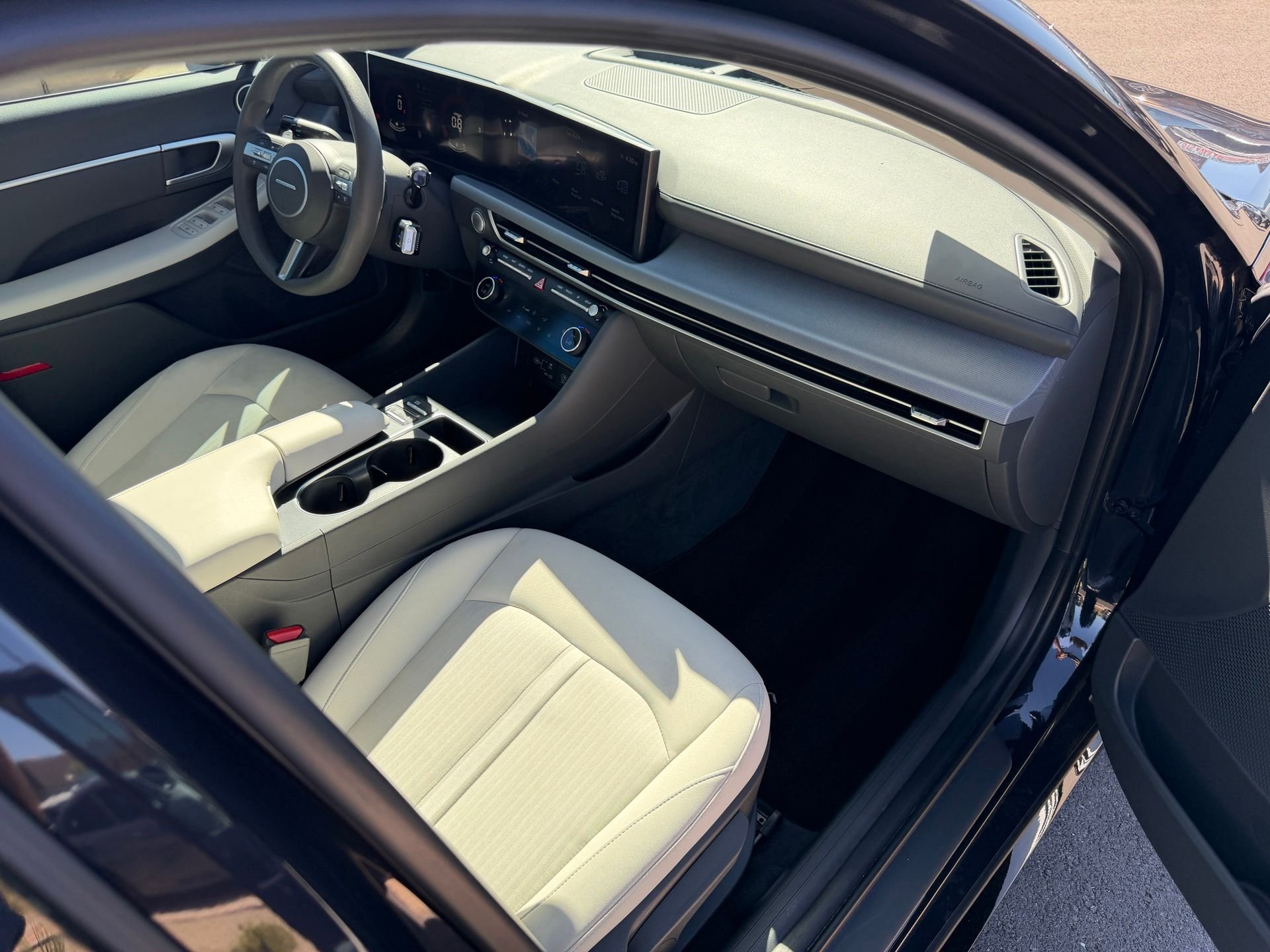 Certified Used 2025 Blue Hyundai SEL image 41