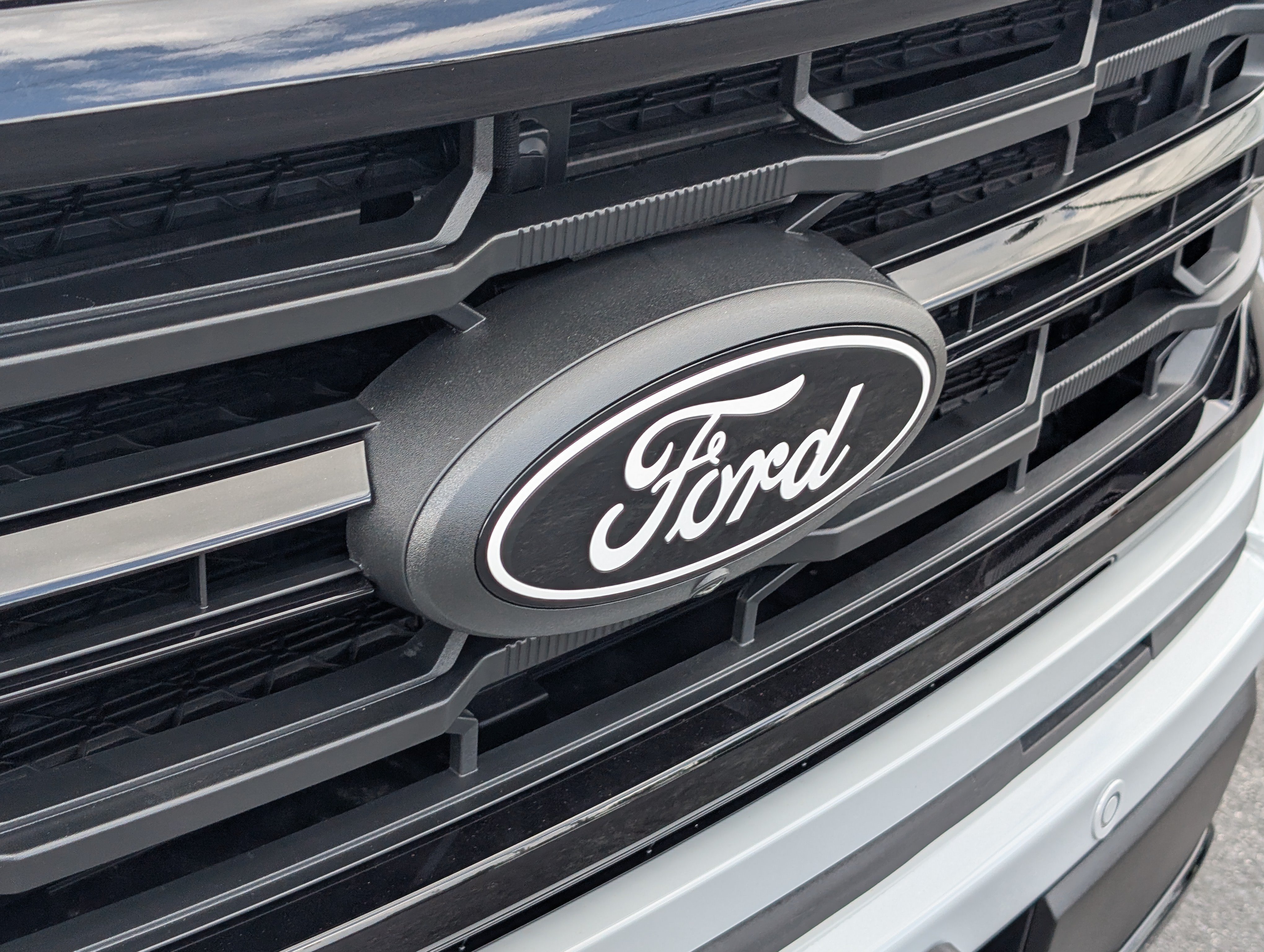 New 2026 Avalanche Ford XLT image 5