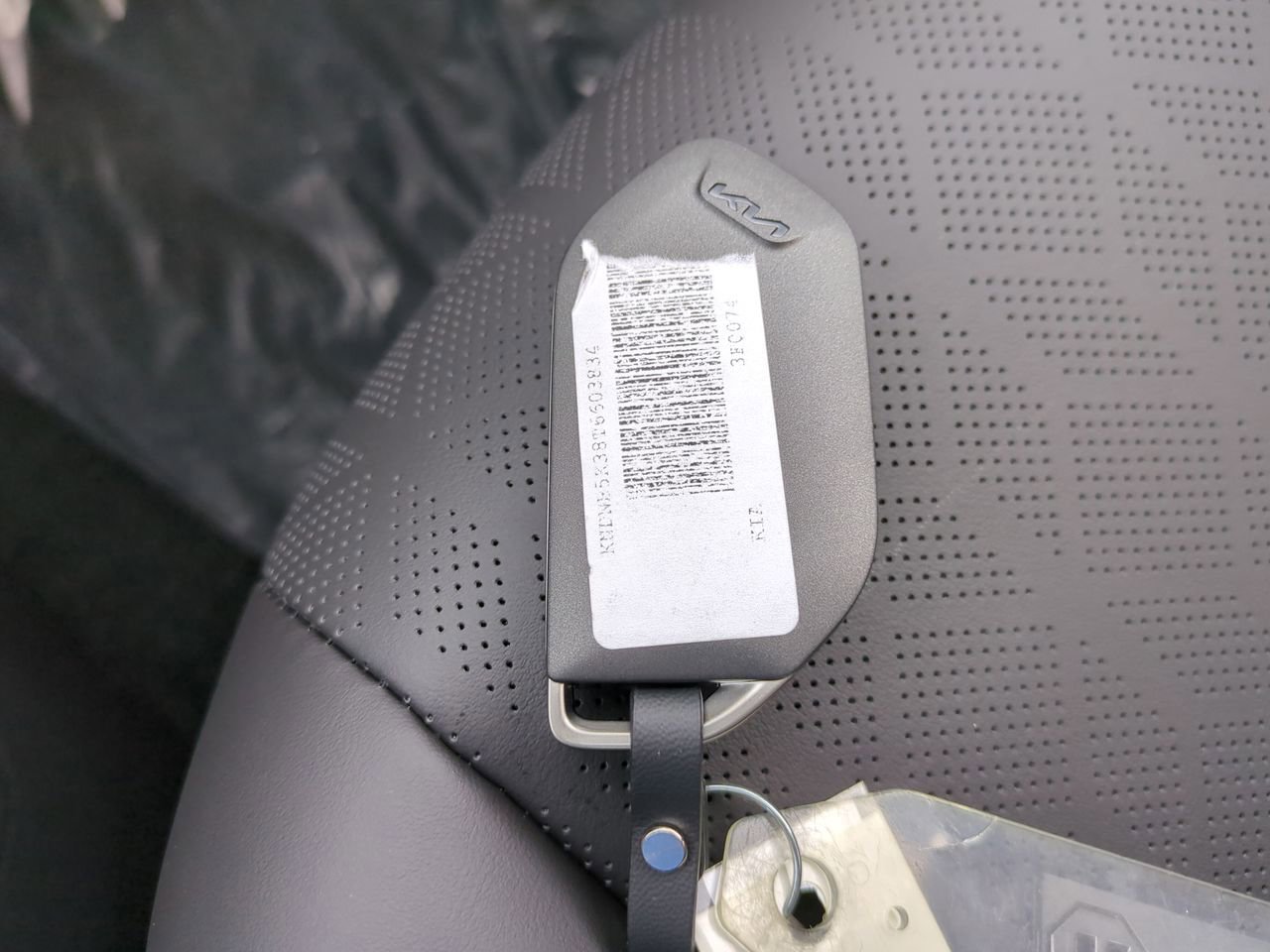New 2026 Snow White Pearl Kia LXS image 63