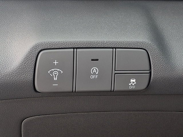 New 2026 White Hyundai SE image 18
