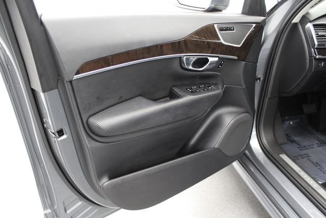 Used 2019 Osmium Gray Metallic Volvo T6 Momentum image 12
