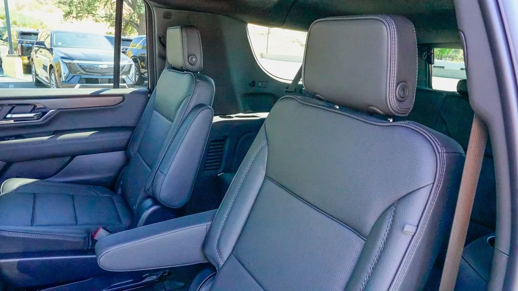 2026 GMC Yukon XL Denali - Photo 11