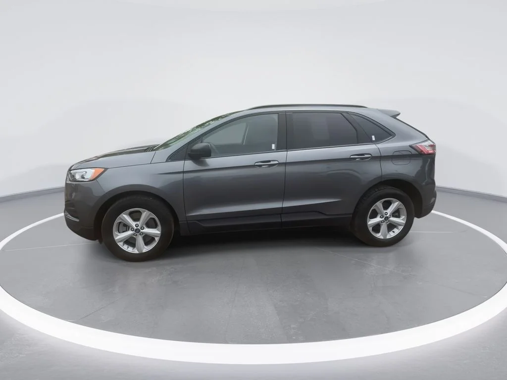 Used 2022 Gray Ford SE image 5
