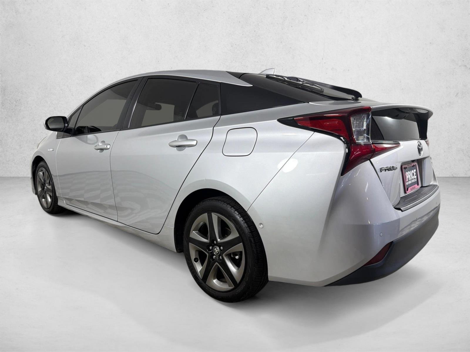 Certified Used 2022 Classic Silver Metallic Toyota XLE image 5