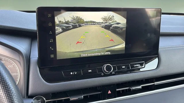 Used 2025  Mitsubishi ES image 26