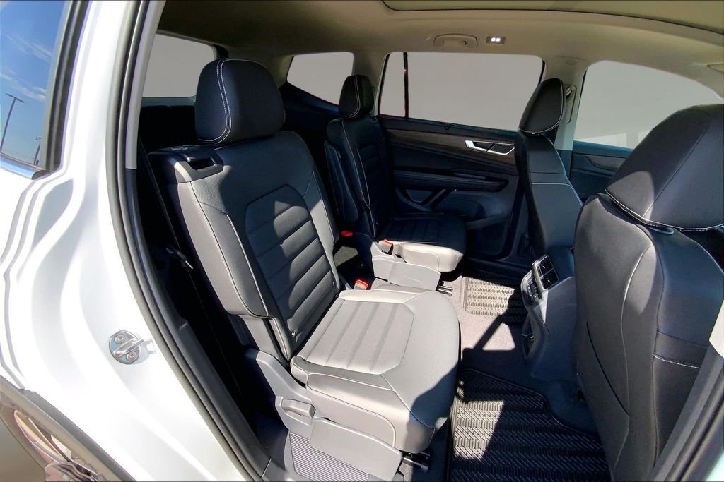 New 2026 Opal White Pearl Volkswagen 2.0T SEL image 10